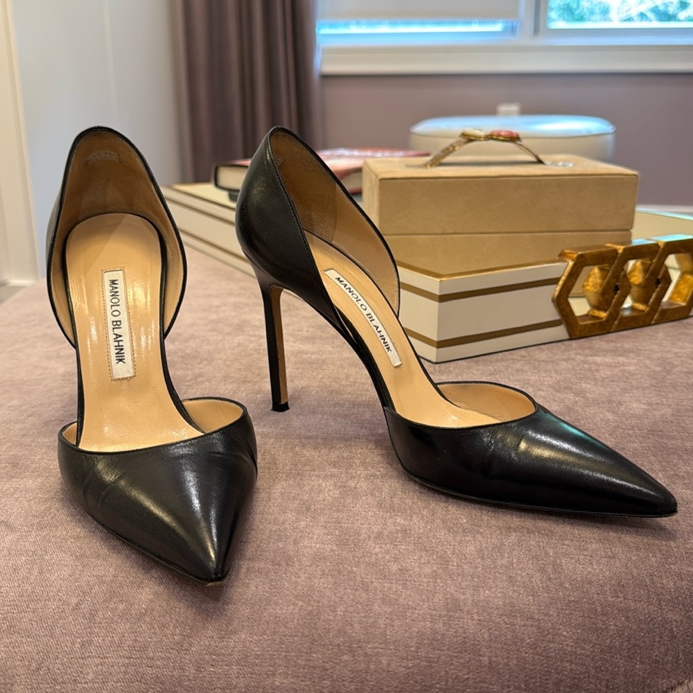Manolo Blahnik black Leather d’Orsay- excellent condition!